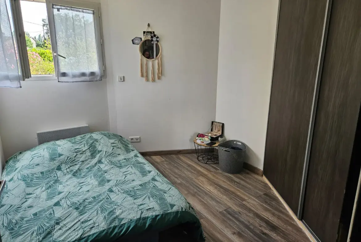 Maison traditionnelle de 131 m² avec parc arboré et piscine à Le Puy 