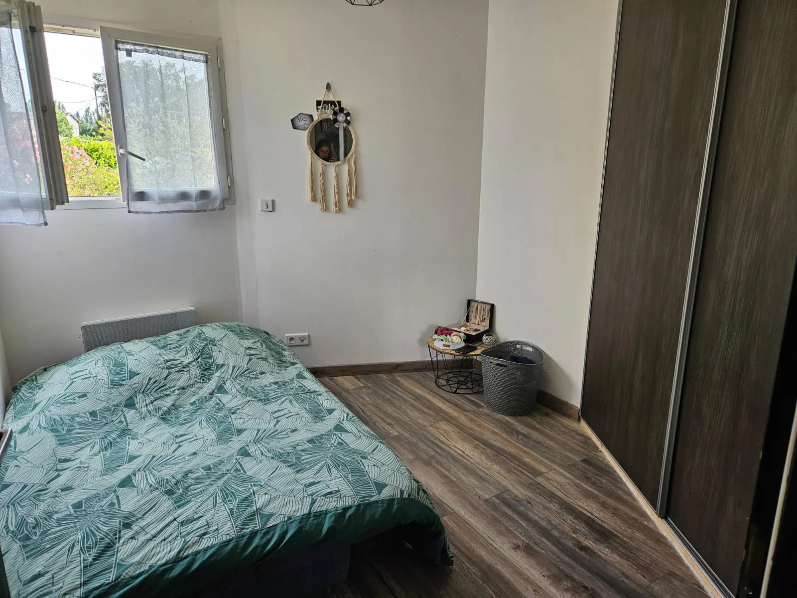 Maison traditionnelle de 131 m² avec parc arboré et piscine à Le Puy 