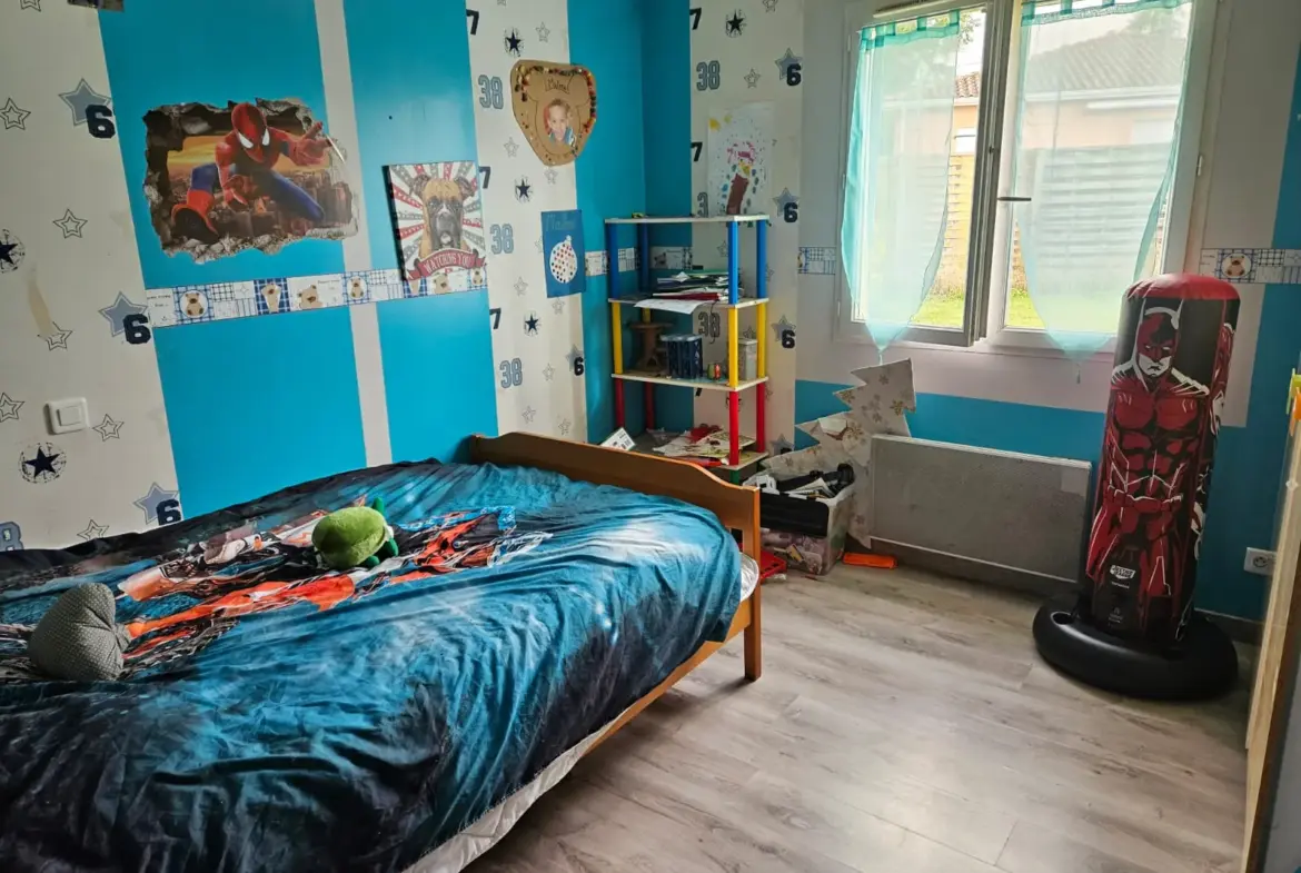 Maison traditionnelle de 131 m² avec parc arboré et piscine à Le Puy 