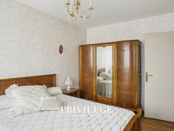 Appartement T4 en étage élevé avec terrasse à Ste Foy les Lyon 