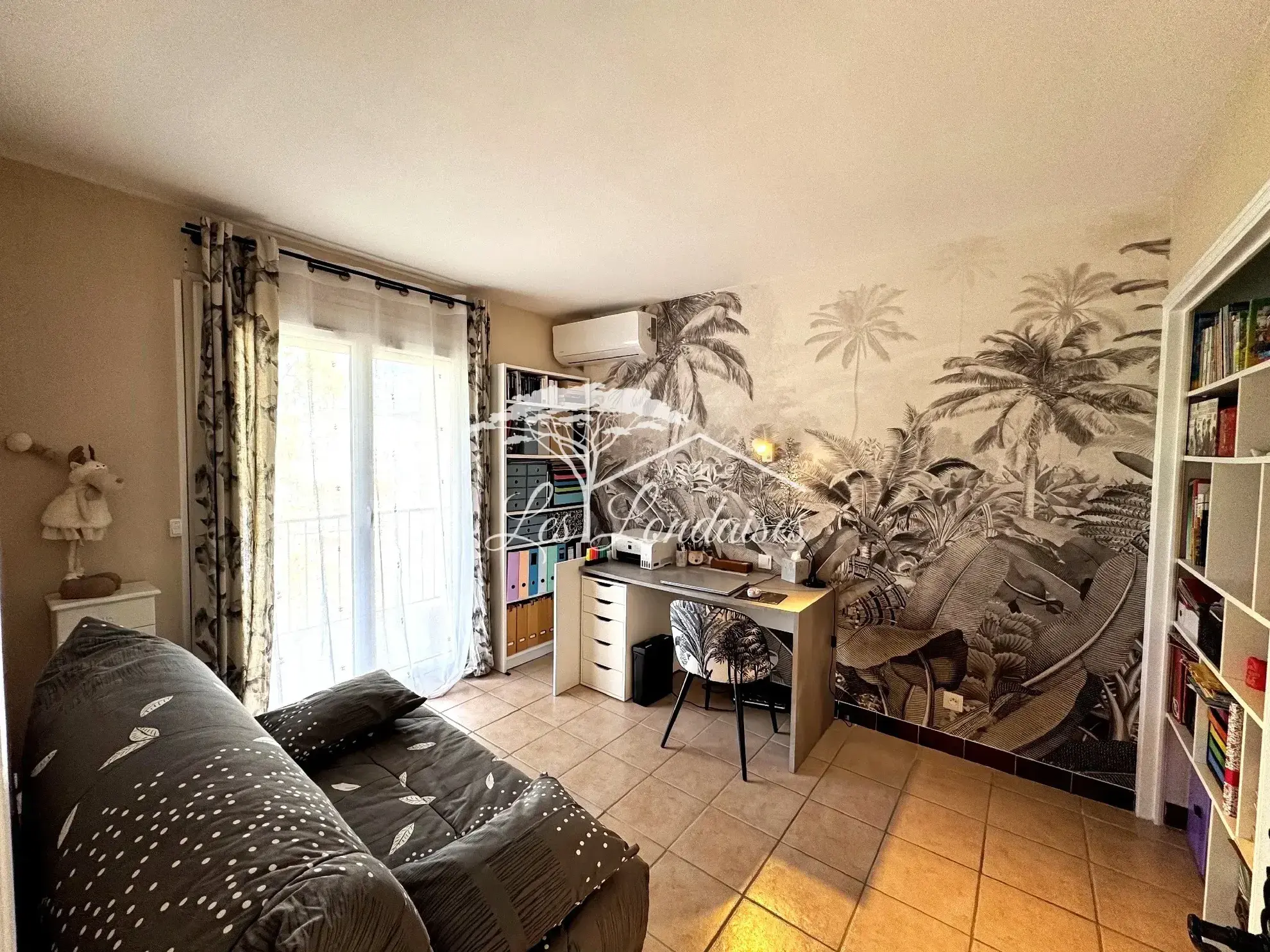 Appartement T3 lumineux avec terrasse en centre-ville de La Londe-les-Maures 
