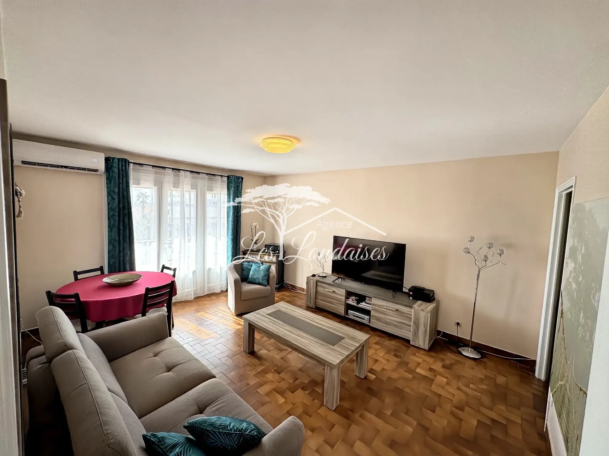 Appartement T3 lumineux avec terrasse en centre-ville de La Londe-les-Maures 