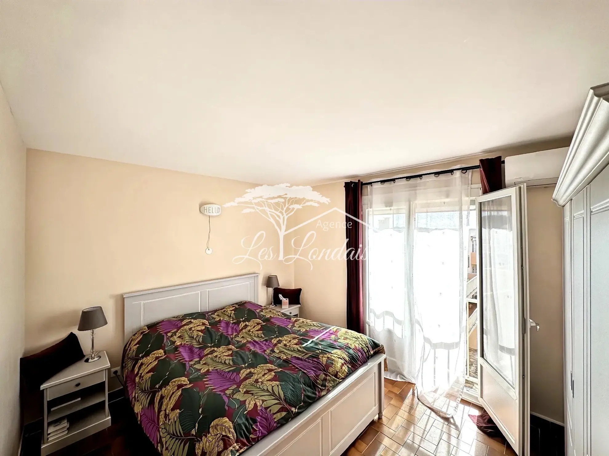 Appartement T3 lumineux avec terrasse en centre-ville de La Londe-les-Maures 