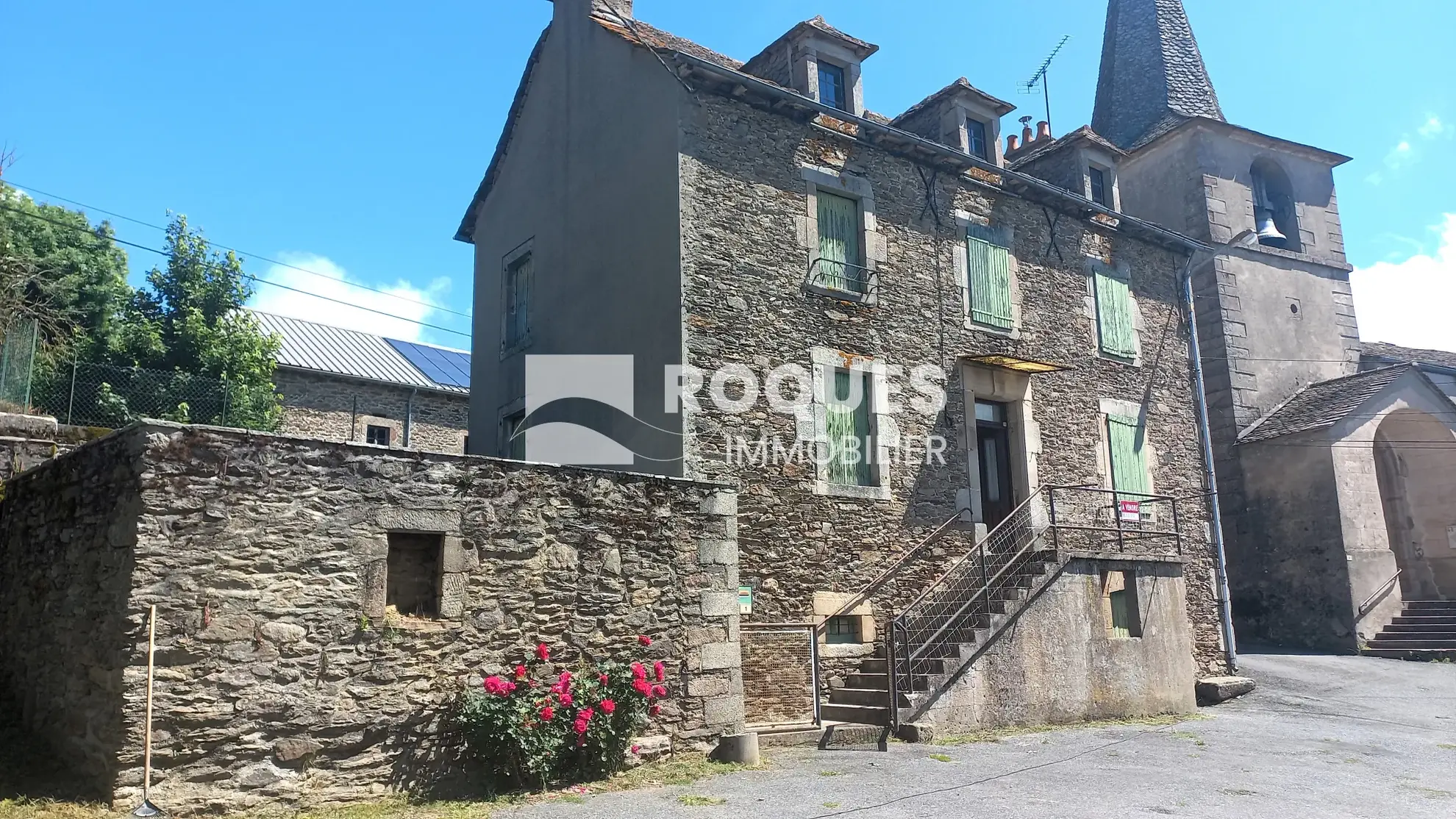 Maison F5 de 120 m² à rénover avec terrasse et jardin à Salle-Curan 