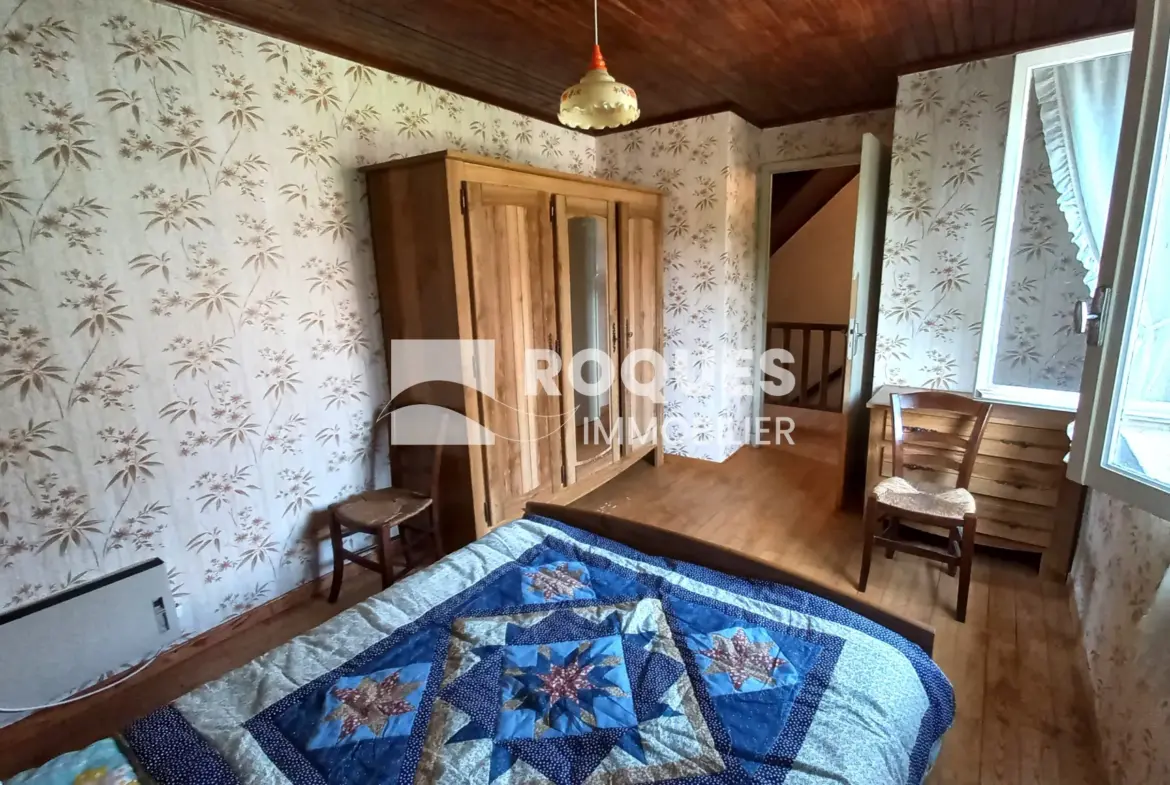Maison F5 de 120 m² à rénover avec terrasse et jardin à Salle-Curan 
