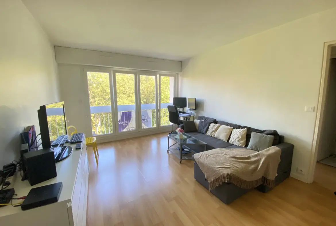 À vendre : Appartement 2 pièces à Evry - 154 000 € 