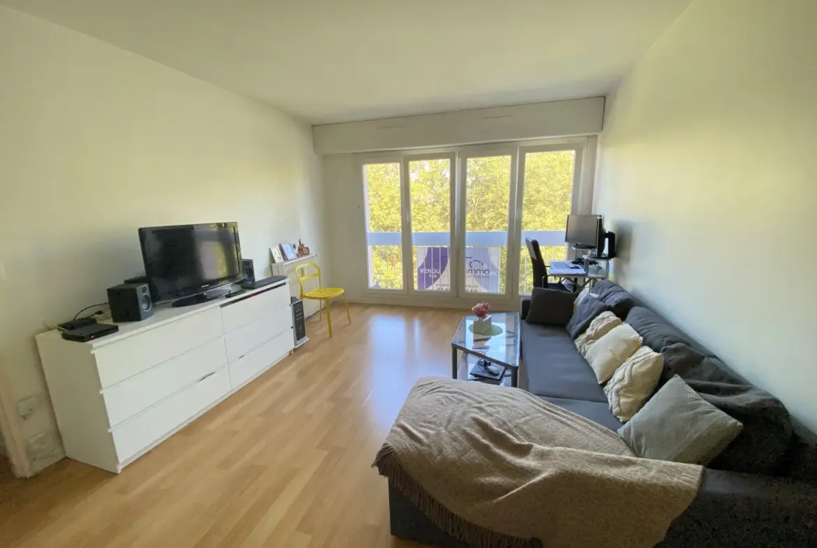 À vendre : Appartement 2 pièces à Evry - 154 000 € 
