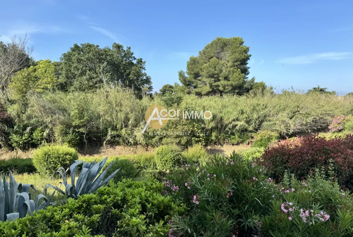 Studio lumineux de 31 m² à Sanary-sur-Mer avec parking 