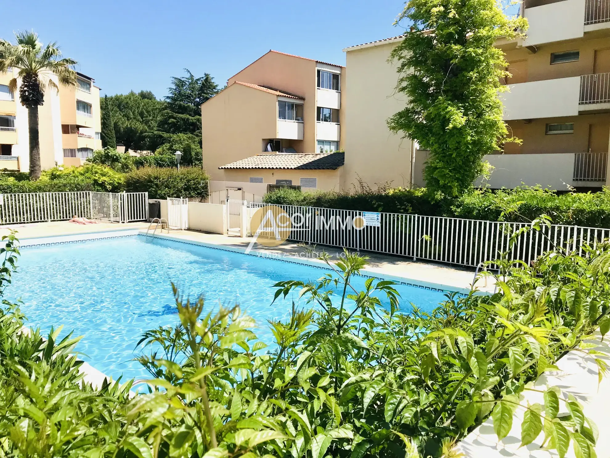 Studio lumineux de 31 m² à Sanary-sur-Mer avec parking 
