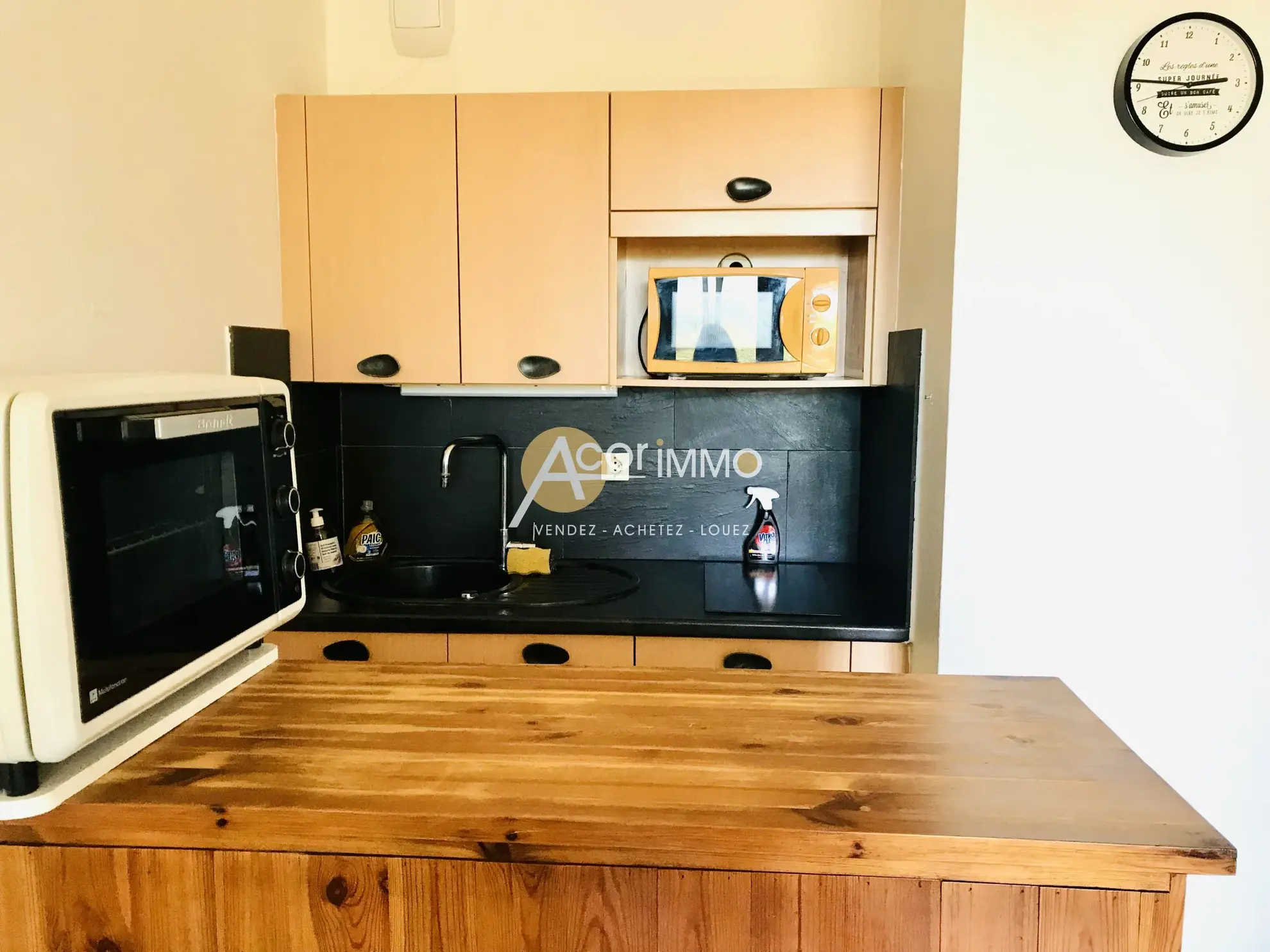 Studio lumineux de 31 m² à Sanary-sur-Mer avec parking 