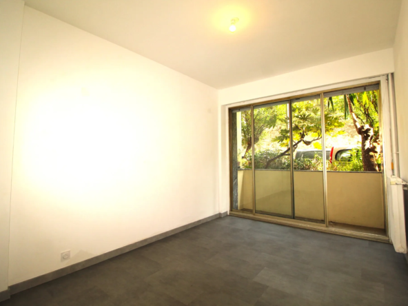 À vendre : Appartement 2 pièces avec balcon à Menton - Jardins Biovès 