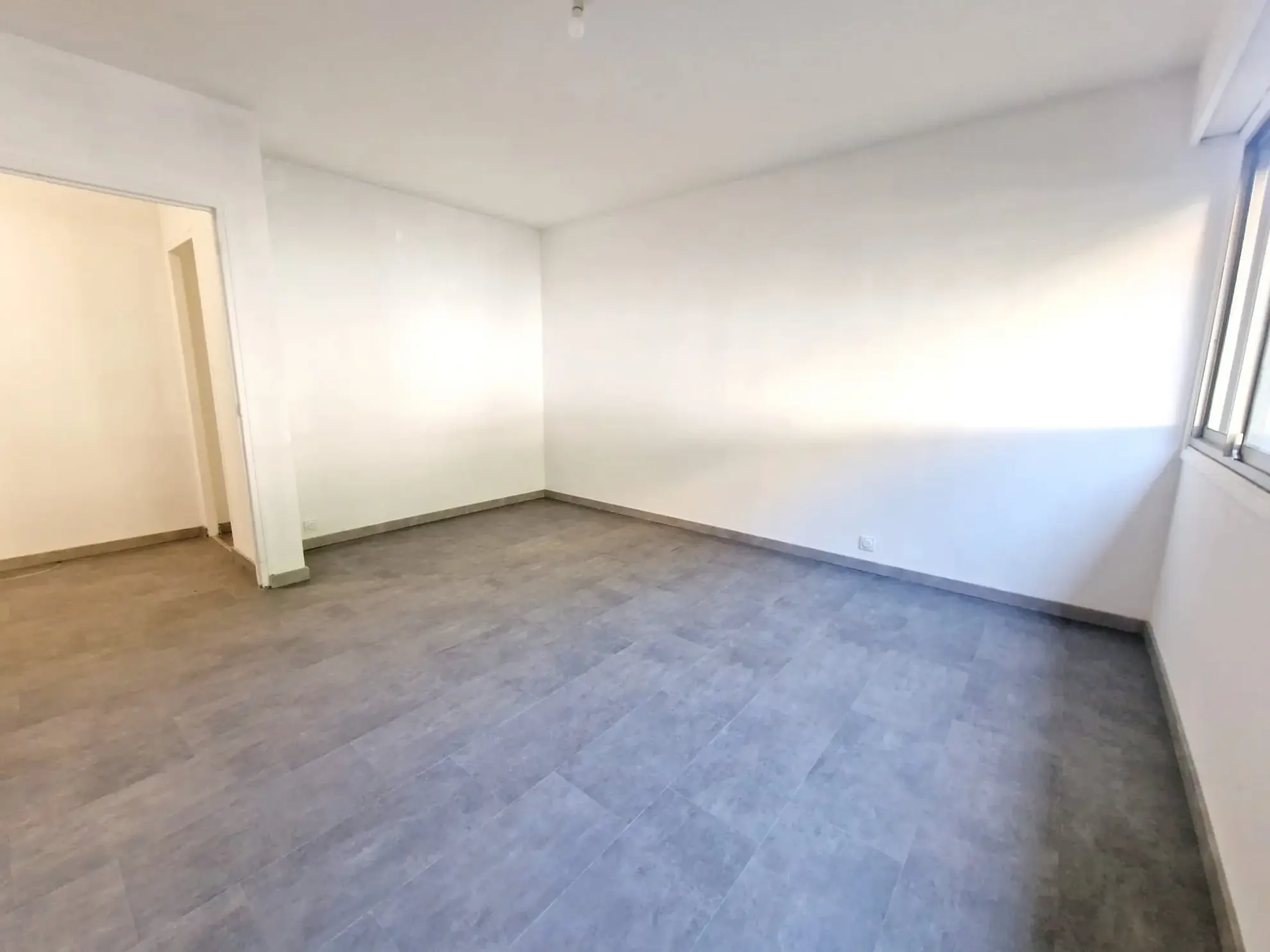 À vendre : Appartement 2 pièces avec balcon à Menton - Jardins Biovès 