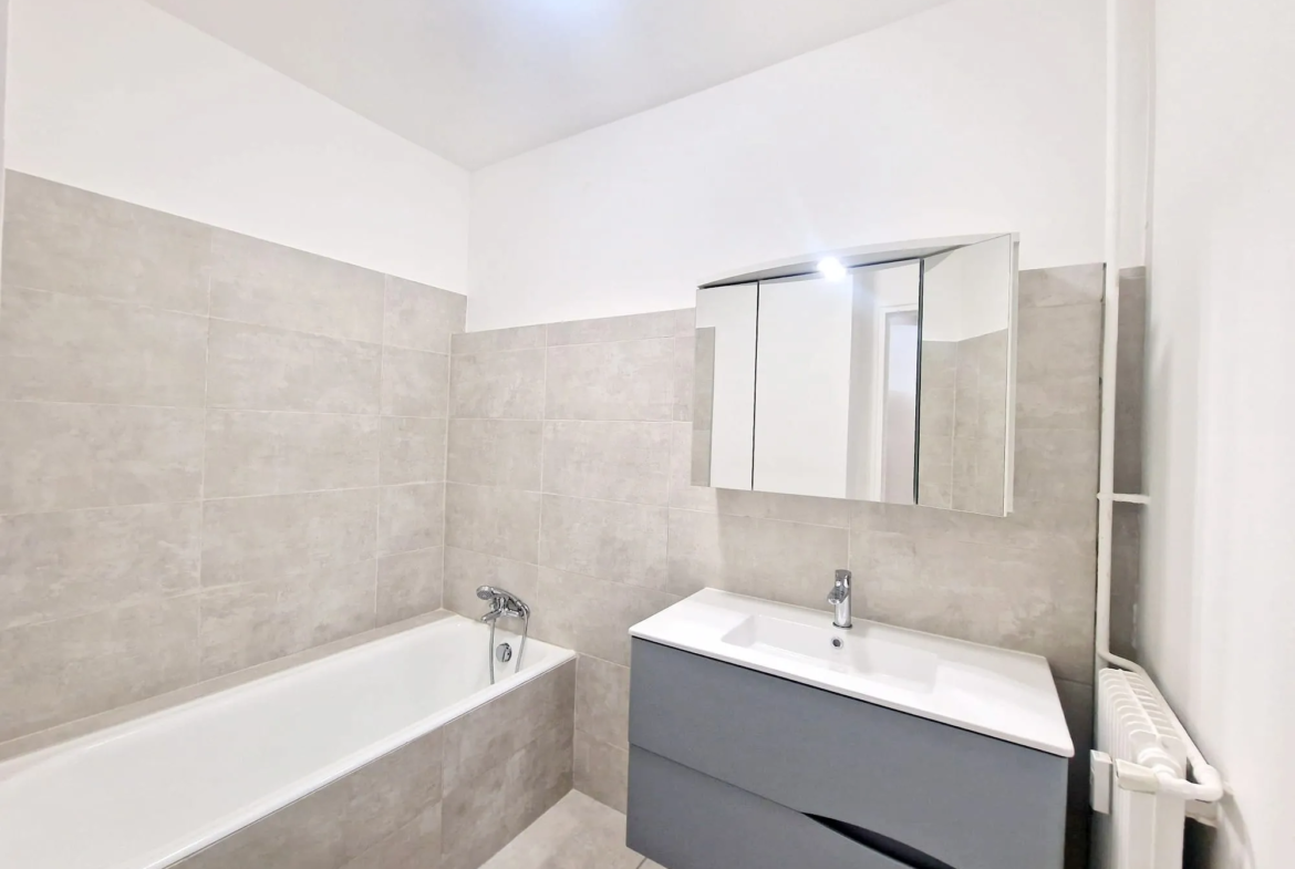 À vendre : Appartement 2 pièces avec balcon à Menton - Jardins Biovès 