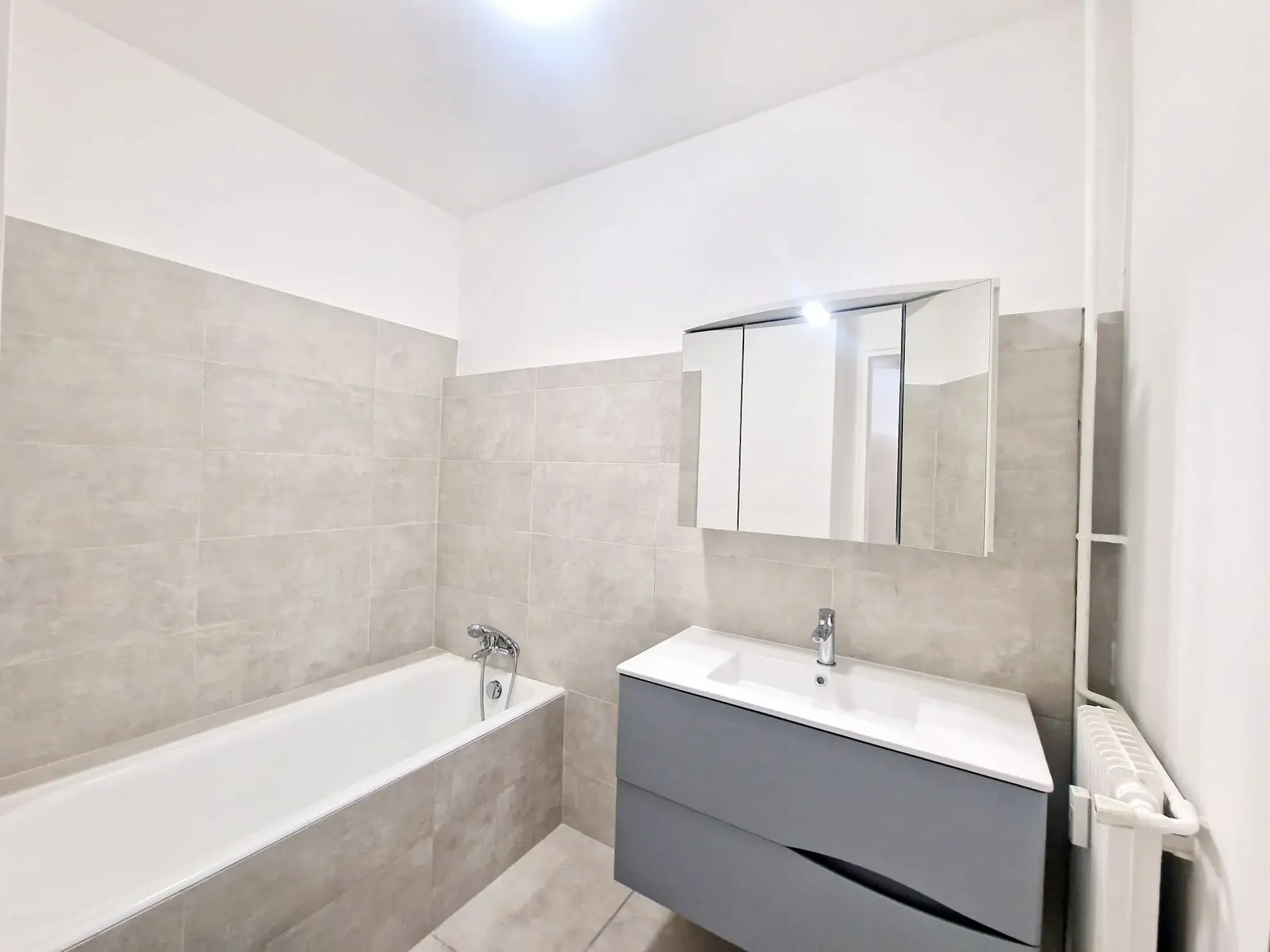 À vendre : Appartement 2 pièces avec balcon à Menton - Jardins Biovès 