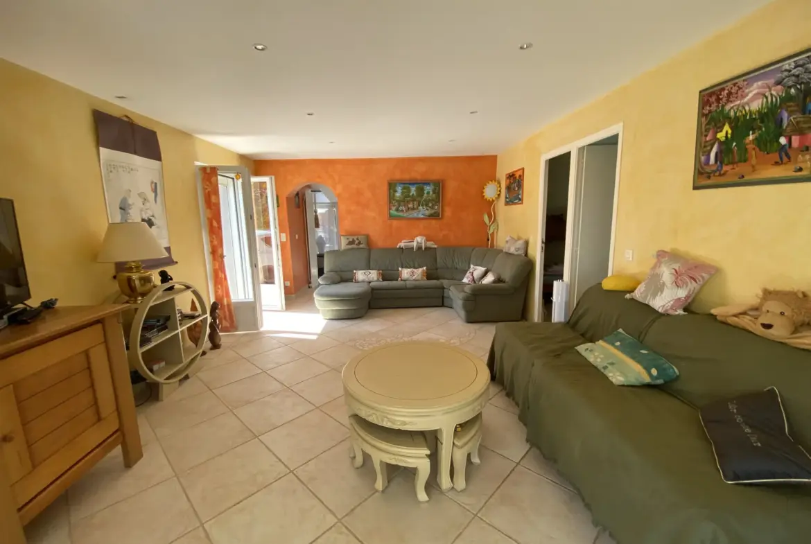 Maison exceptionnelle à vendre à Bourg Argental avec piscine et terrasse 