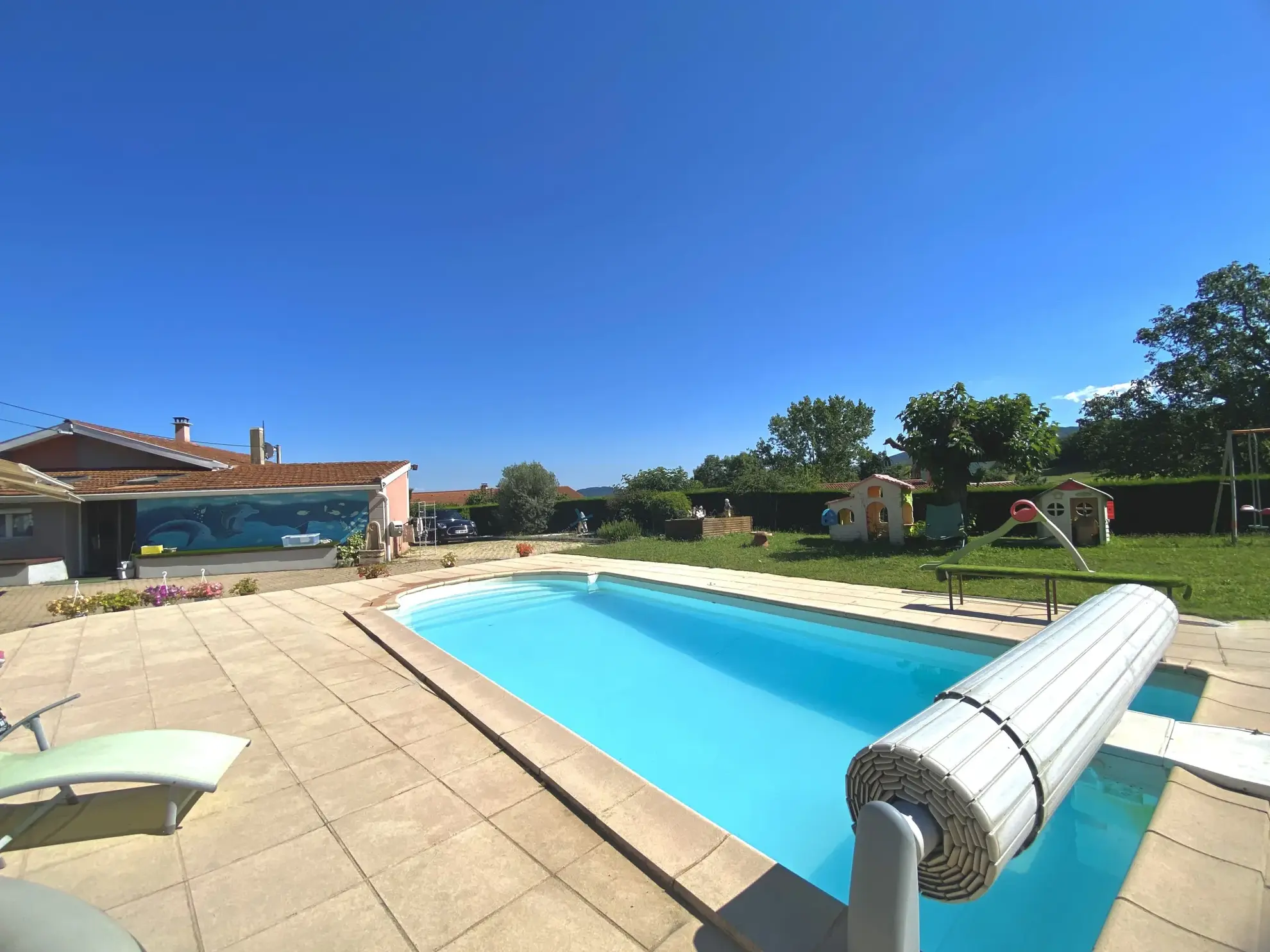 Maison exceptionnelle à vendre à Bourg Argental avec piscine et terrasse 