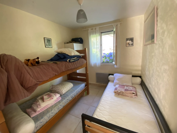 Maison exceptionnelle à vendre à Bourg Argental avec piscine et terrasse 