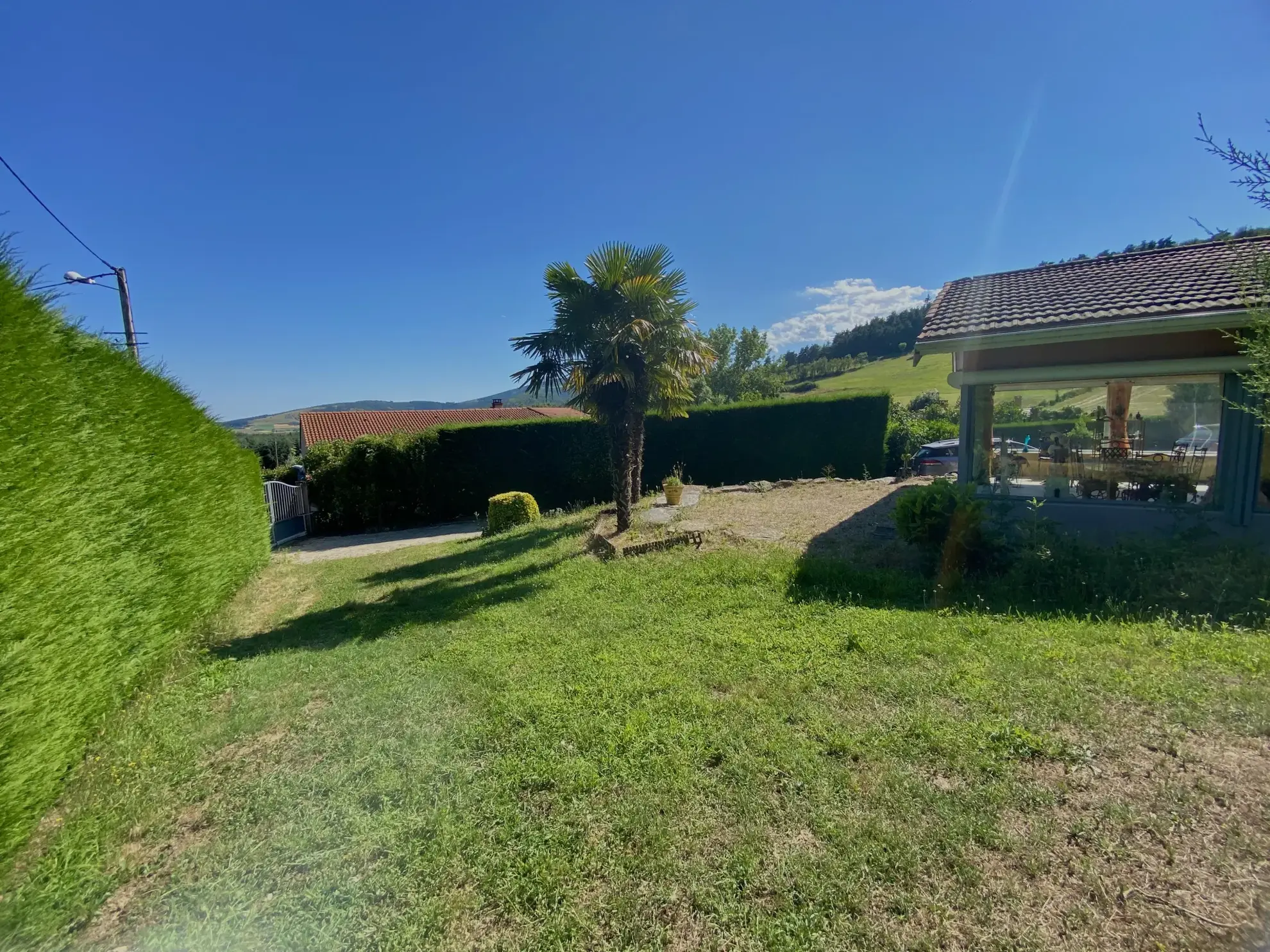 Maison exceptionnelle à vendre à Bourg Argental avec piscine et terrasse 