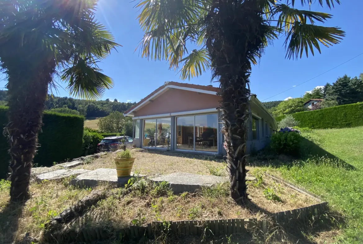 Maison exceptionnelle à vendre à Bourg Argental avec piscine et terrasse 