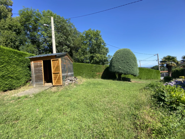 Maison exceptionnelle à vendre à Bourg Argental avec piscine et terrasse 
