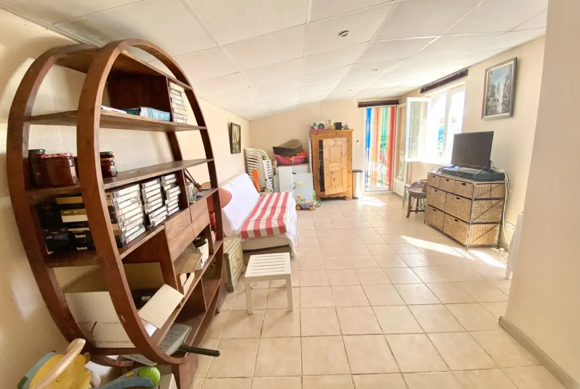 Maison exceptionnelle à vendre à Bourg Argental avec piscine et terrasse 