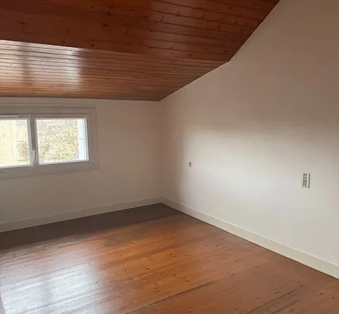 Maison de ville à Sainte Hermine avec 2 chambres 