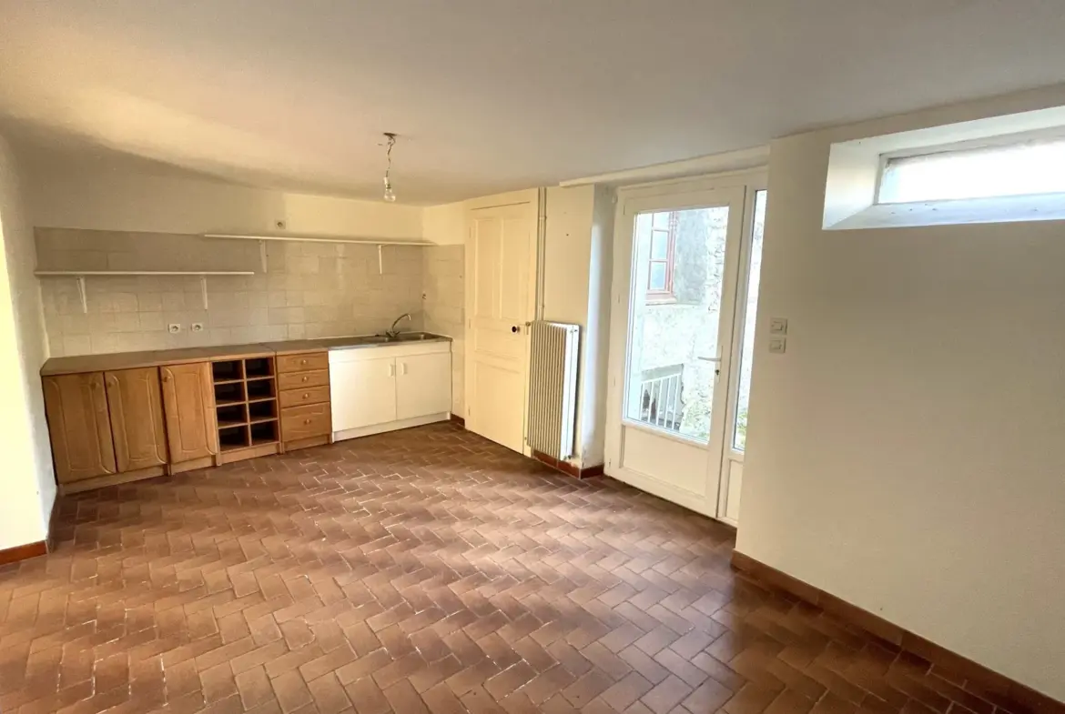 A vendre : Maison de bourg à Saint Clément de la Place 