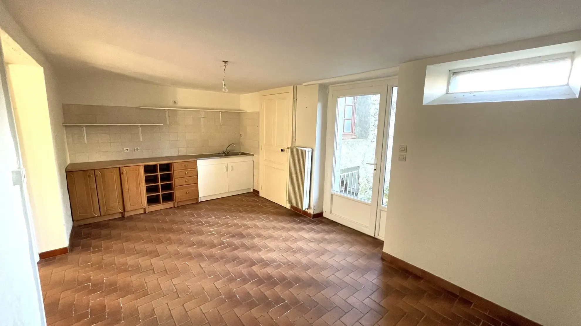 A vendre : Maison de bourg à Saint Clément de la Place 