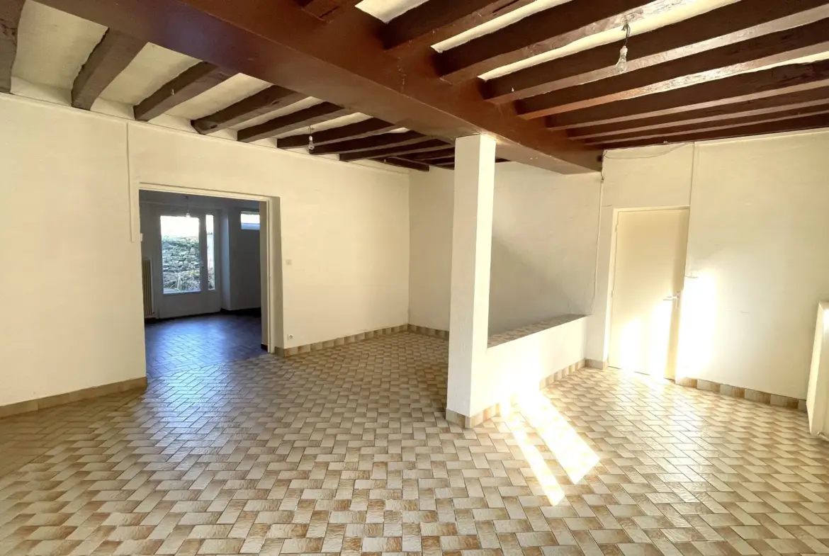 A vendre : Maison de bourg à Saint Clément de la Place 