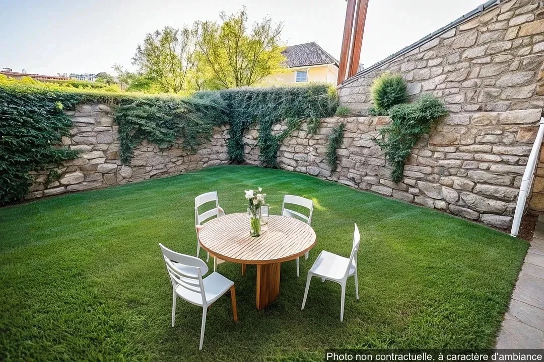 A vendre : Maison de bourg à Saint Clément de la Place 