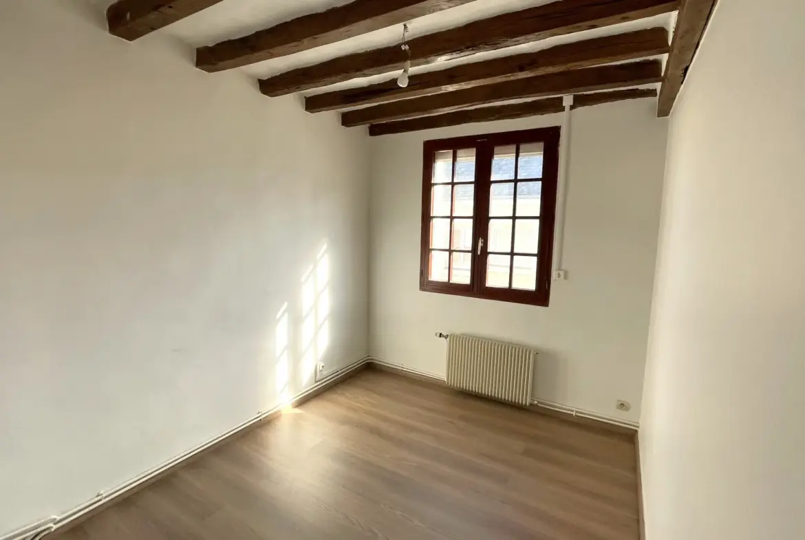 A vendre : Maison de bourg à Saint Clément de la Place 