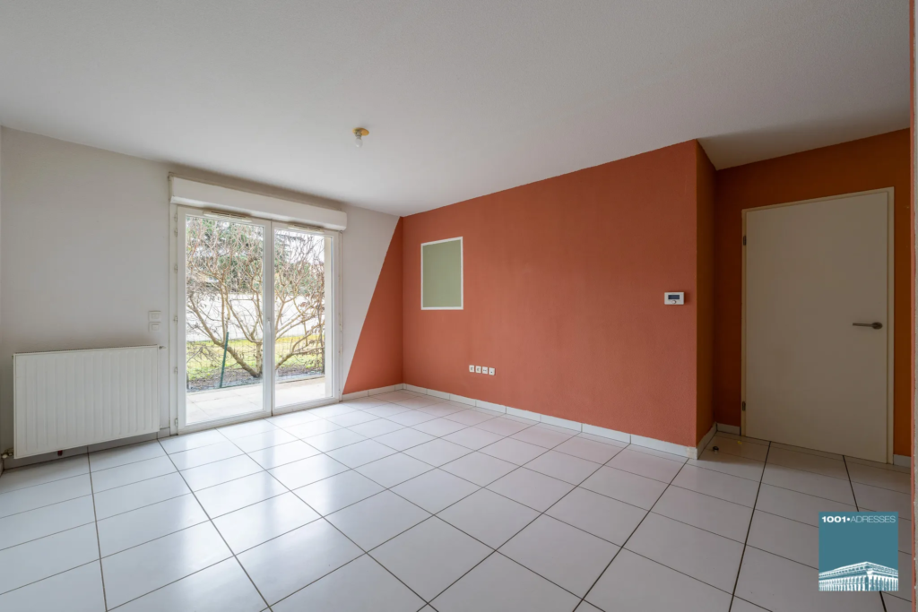 Appartement trois pièces avec terrasse et parking à Bordeaux