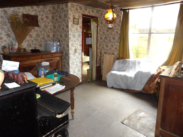 Immeuble 4 niveaux à vendre en centre-ville de Saint-Savinien 