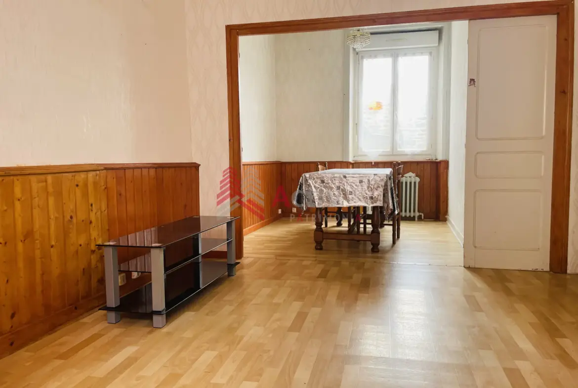 Charmante maison de ville 7 pièces à Plenee-Jugon 