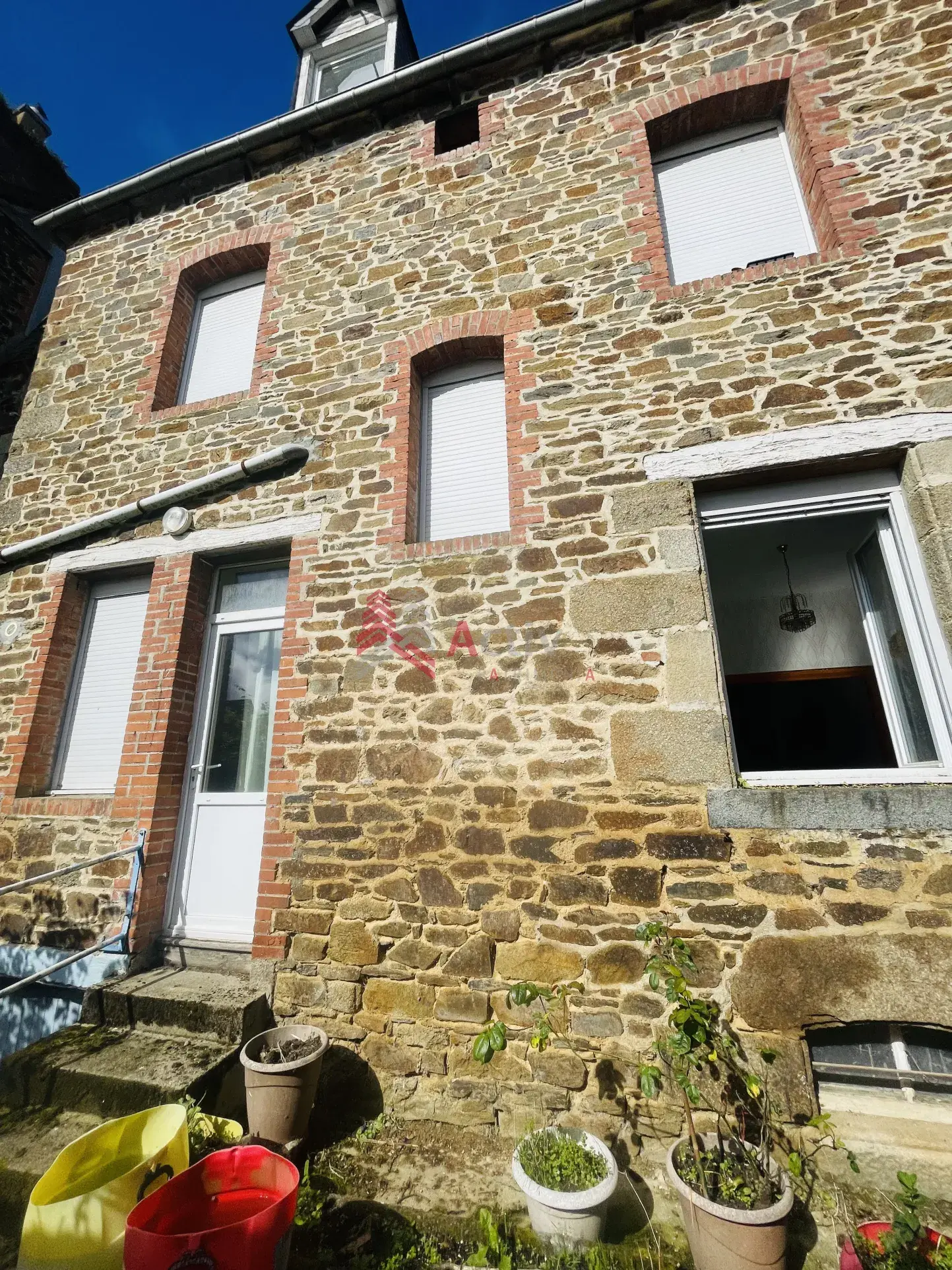 Charmante maison de ville 7 pièces à Plenee-Jugon 