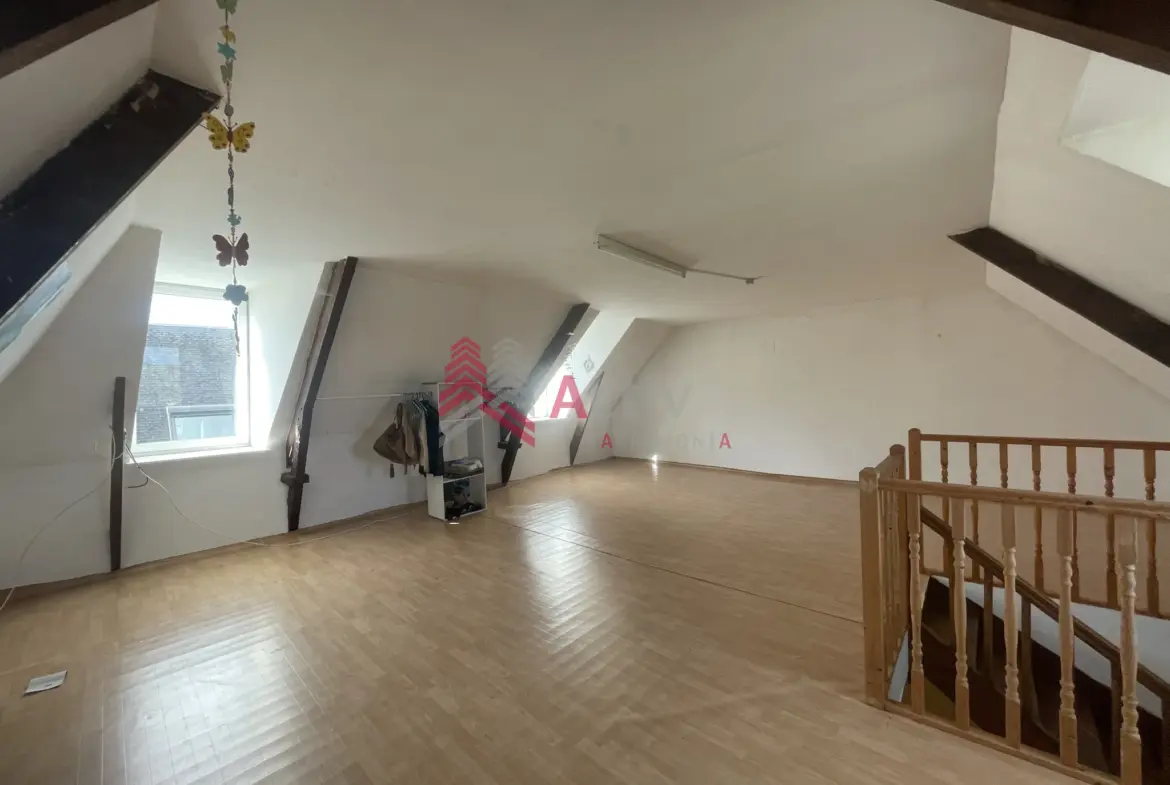 Charmante maison de ville 7 pièces à Plenee-Jugon 