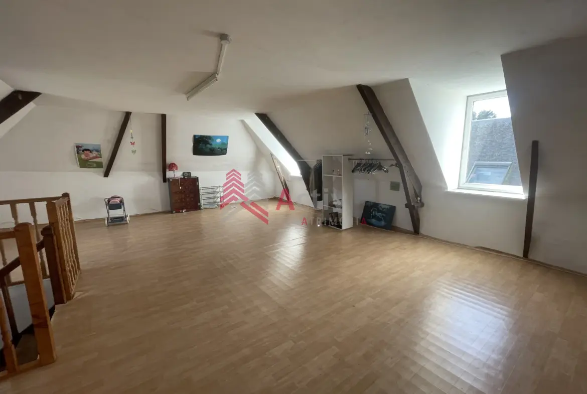 Charmante maison de ville 7 pièces à Plenee-Jugon 