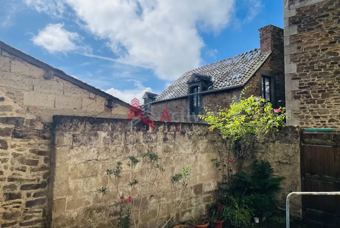Charmante maison de ville 7 pièces à Plenee-Jugon 