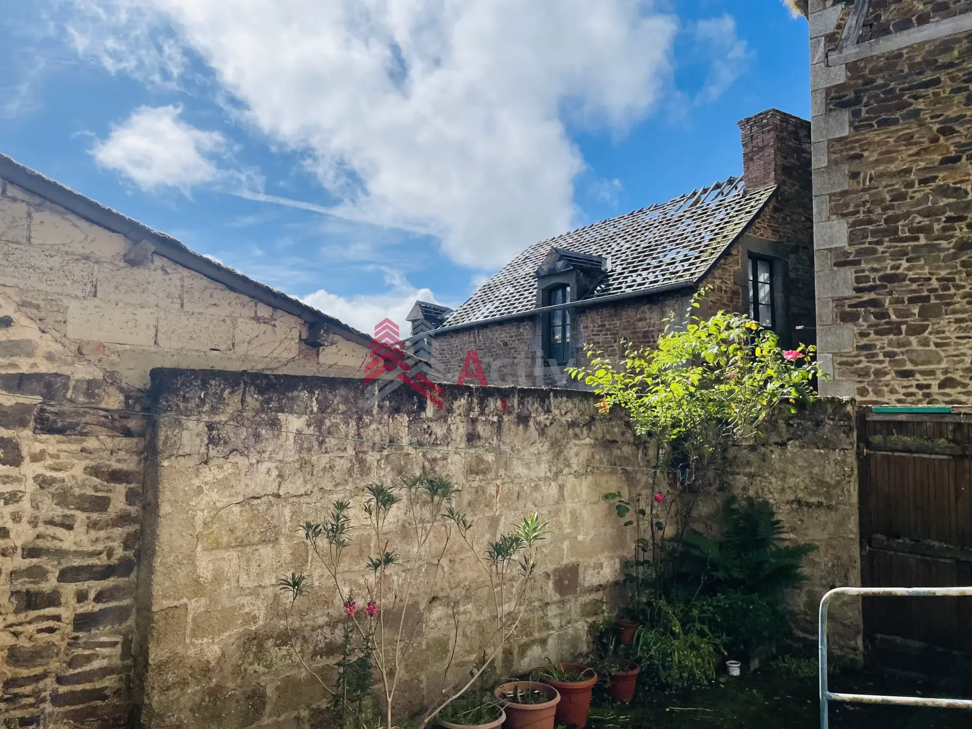 Charmante maison de ville 7 pièces à Plenee-Jugon 