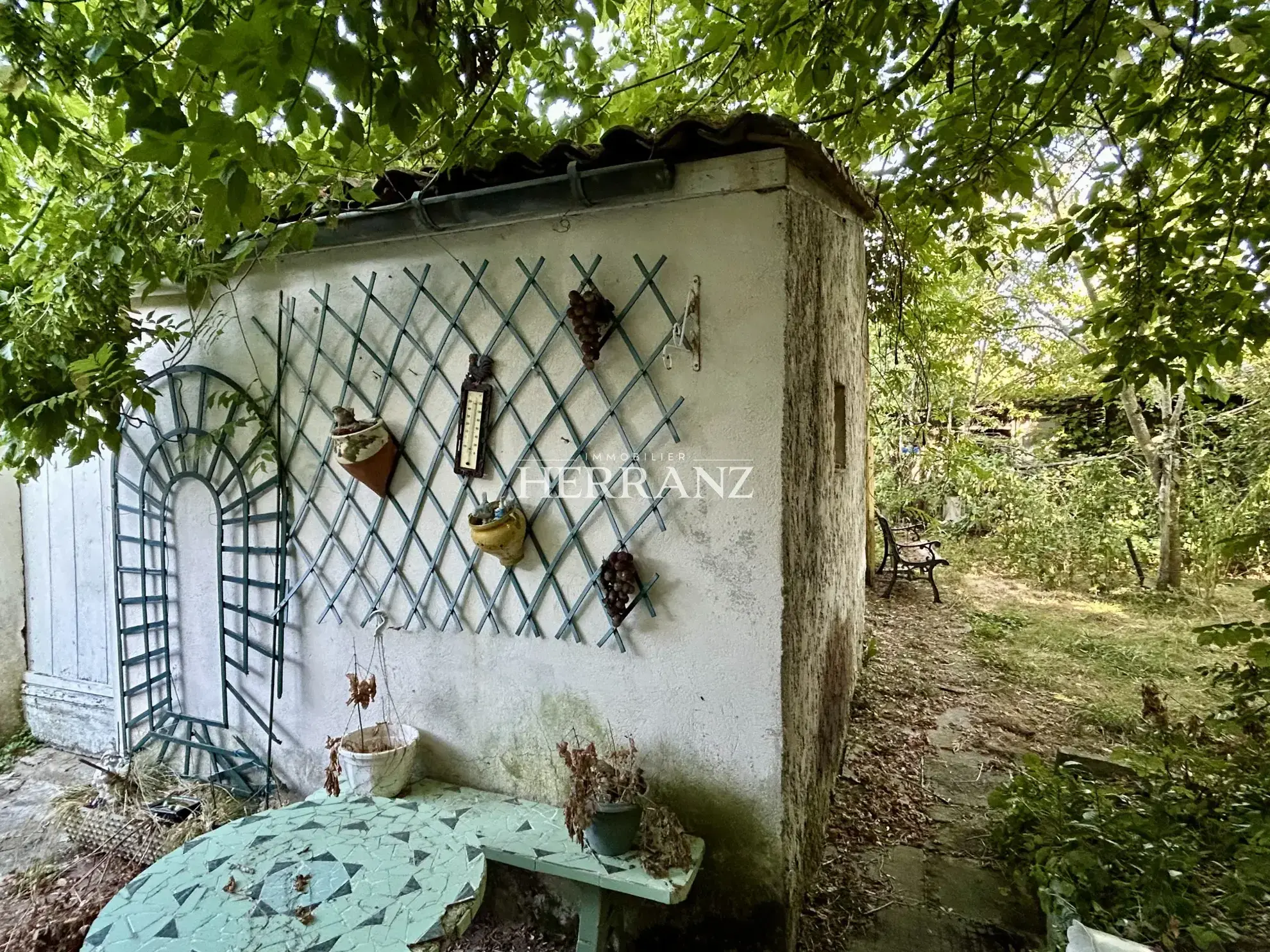 Maison de ville à rénover de 5 pièces à St Denis de Pile 