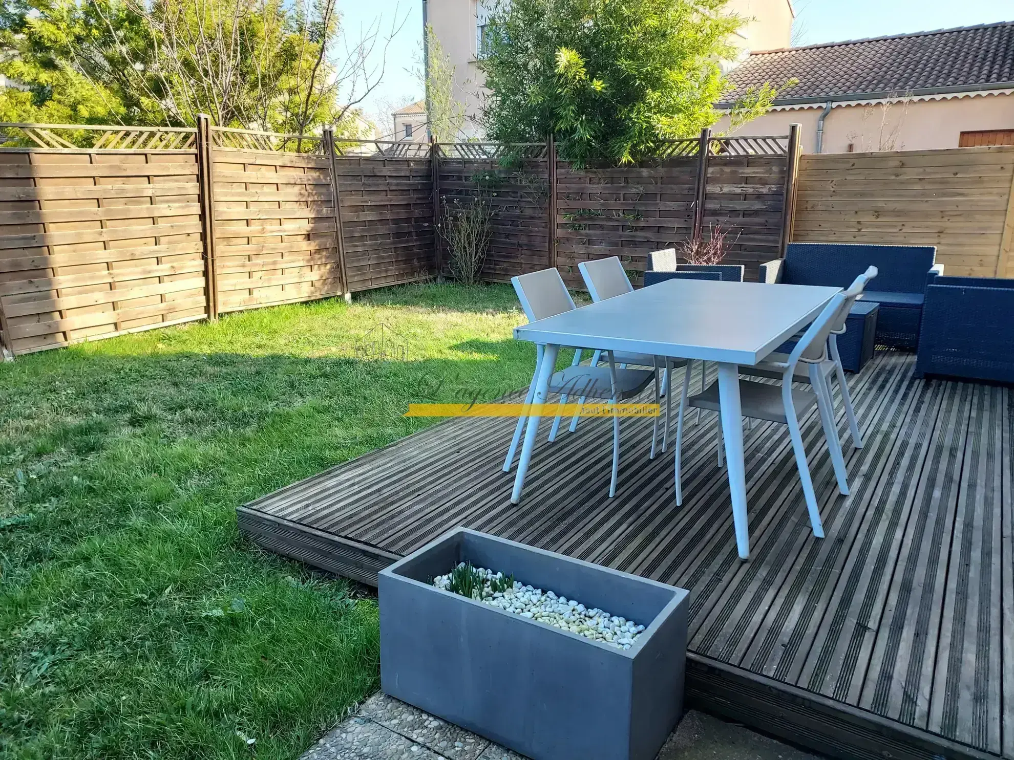 À vendre : Maison de 79 m² à Montélimar avec jardin et garage 