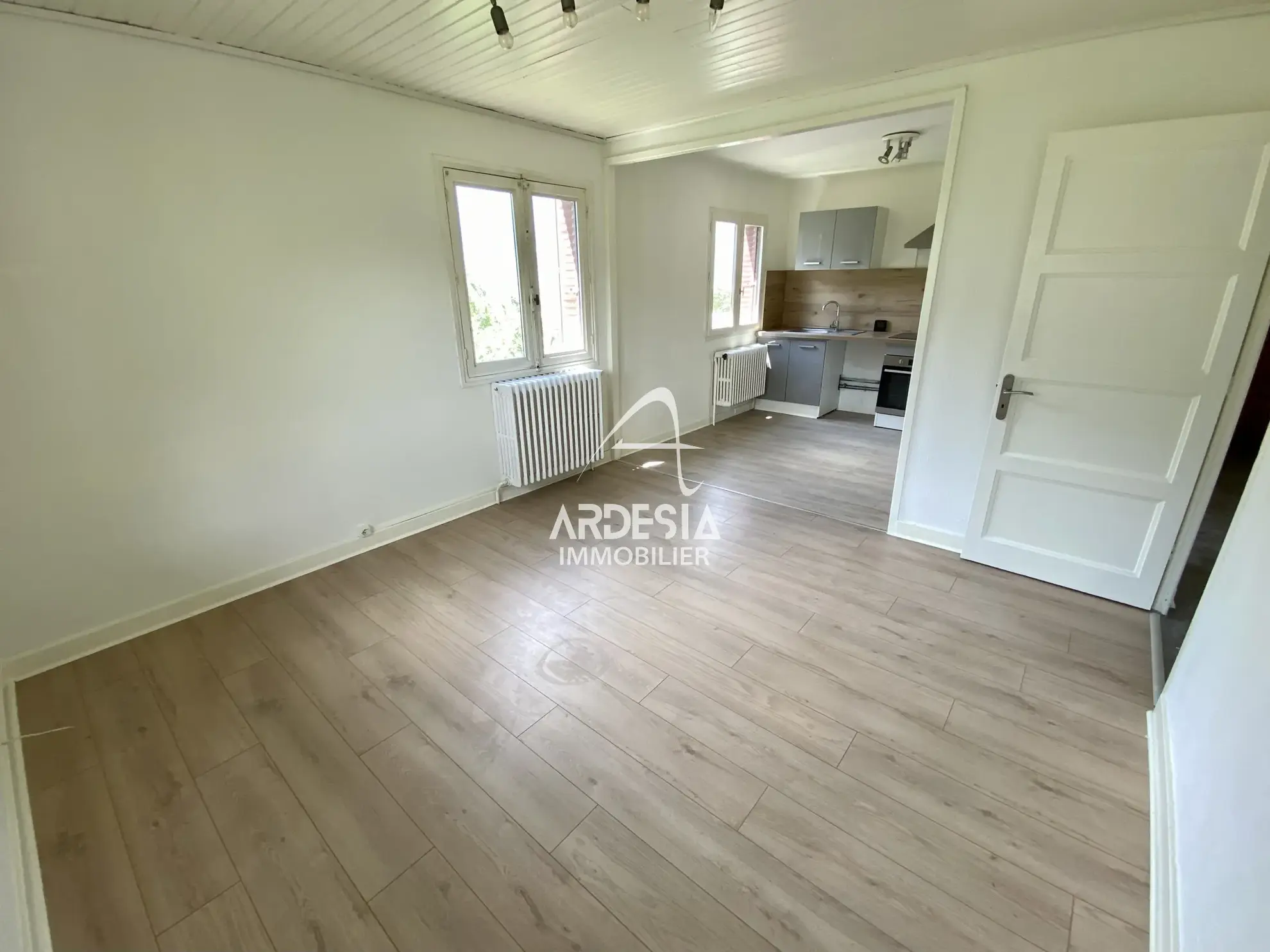 À Vendre : Appartement T3 avec Jardin et Garage à Saint-Julien-Mont-Denis 