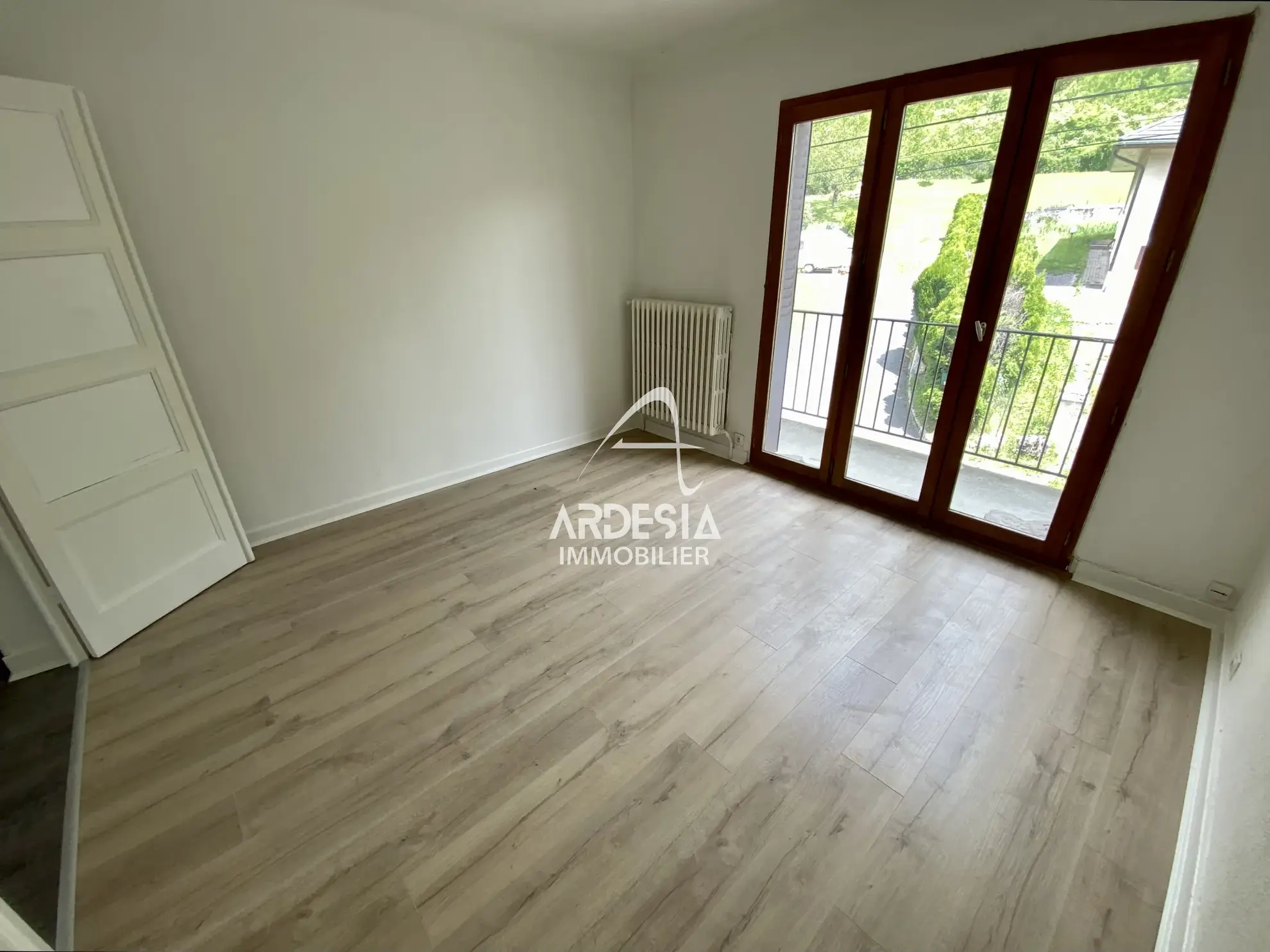 À Vendre : Appartement T3 avec Jardin et Garage à Saint-Julien-Mont-Denis 