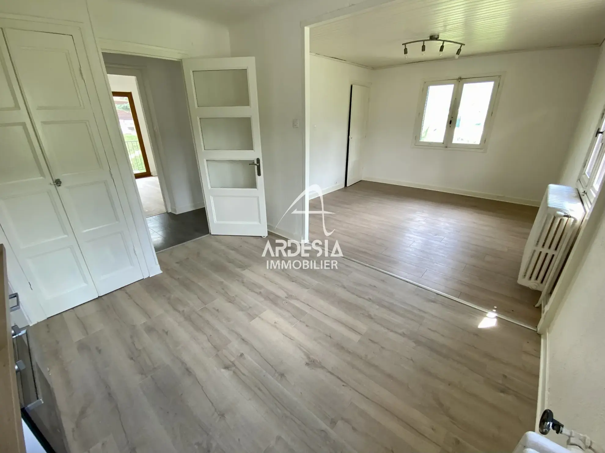 À Vendre : Appartement T3 avec Jardin et Garage à Saint-Julien-Mont-Denis 