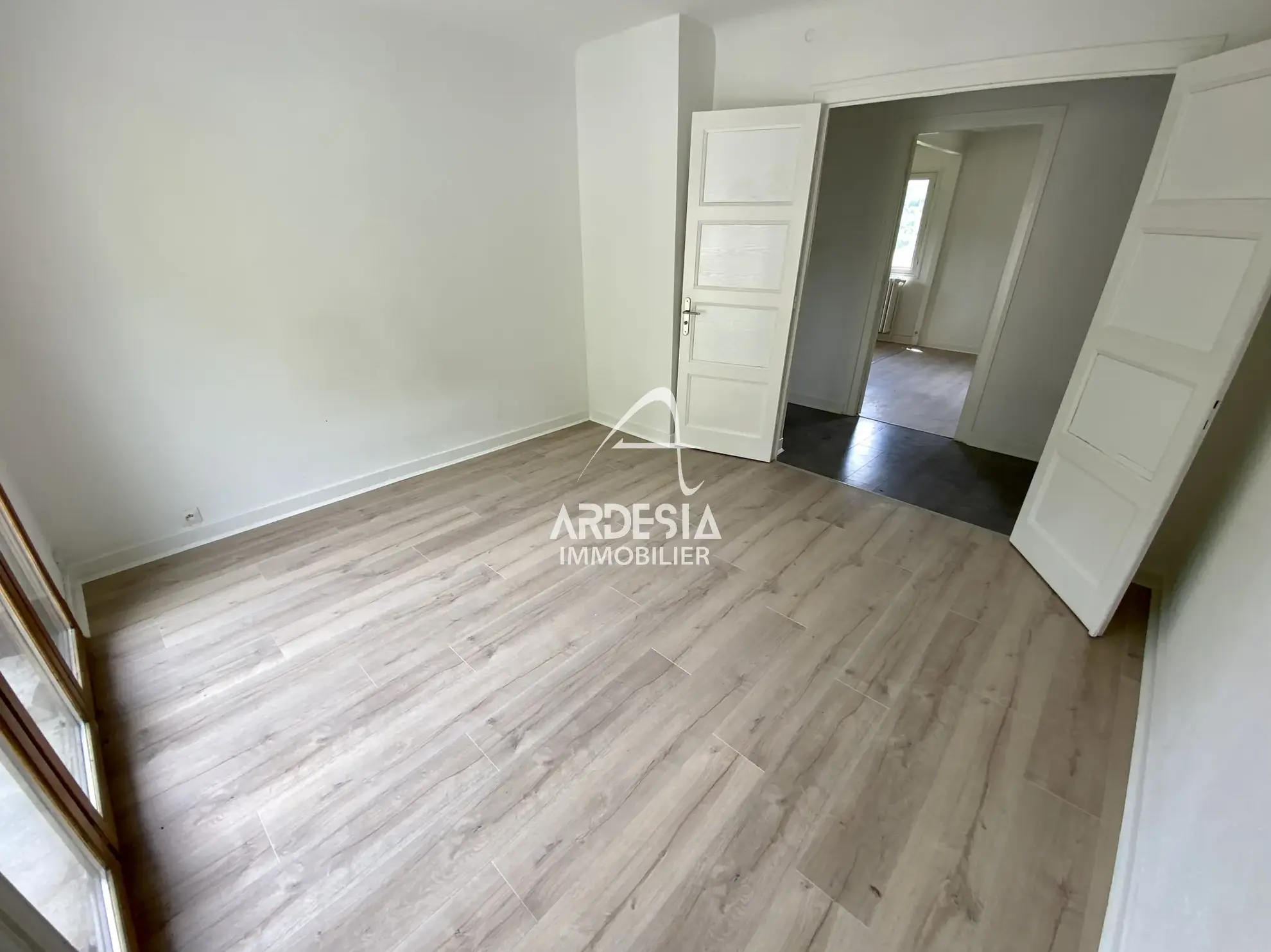 À Vendre : Appartement T3 avec Jardin et Garage à Saint-Julien-Mont-Denis 