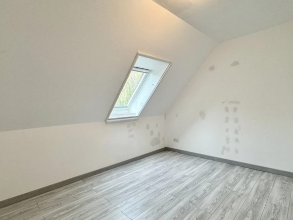 Maison de 90 m² à vendre à Mantes la Ville - 279 000 € 