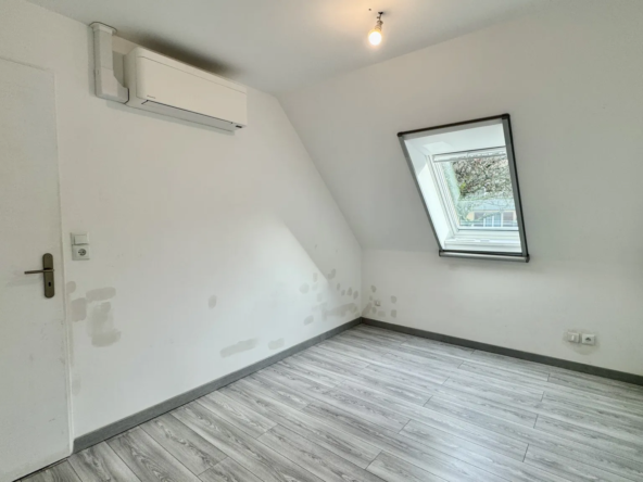 Maison de 90 m² à vendre à Mantes la Ville - 279 000 € 