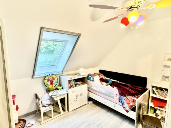 Maison de 90 m² à vendre à Mantes la Ville - 279 000 € 
