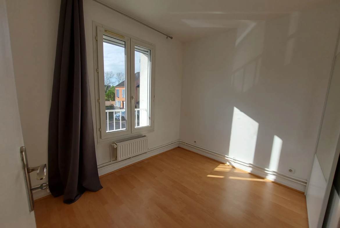 Maison à vendre à Mantes-La-Jolie - 95 m² avec jardin et terrasse 