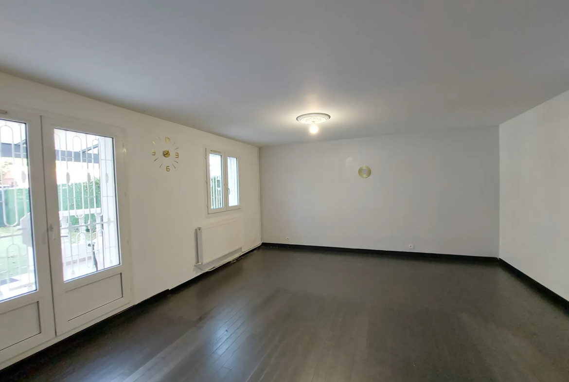 Maison à vendre à Mantes-La-Jolie - 95 m² avec jardin et terrasse 